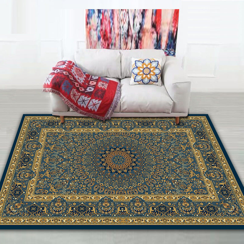 Dekorativer orientalisch inspirierter Teppich