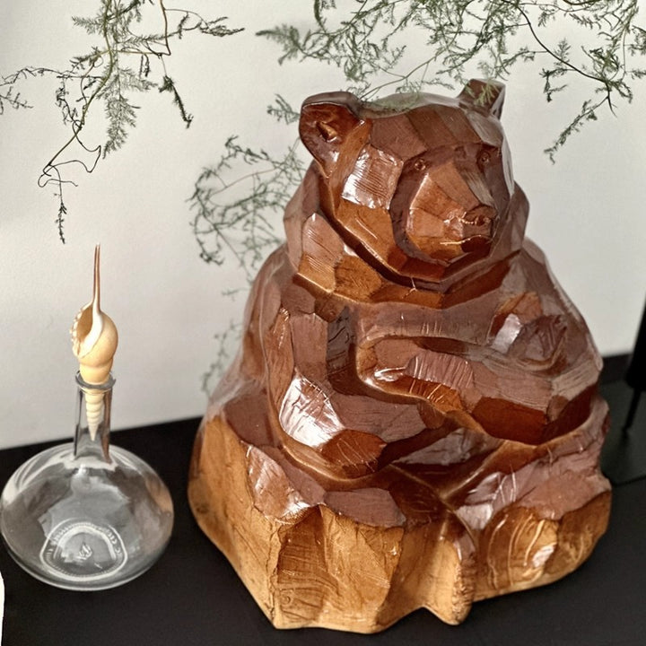 Dekorative Holz-Bär