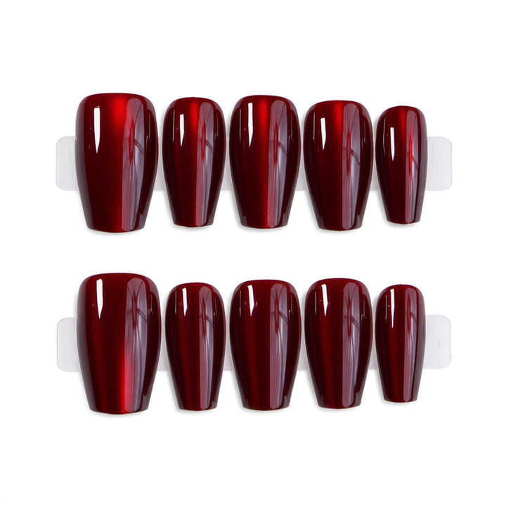 Glänzendes Stiletto Press-On Nagelkunst Set Karnz