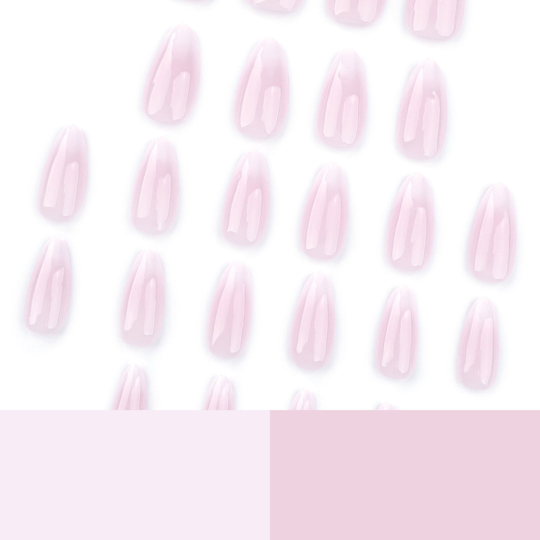 Elegante Kunstnägel mit sanftem Ombre-Effekt Karnz