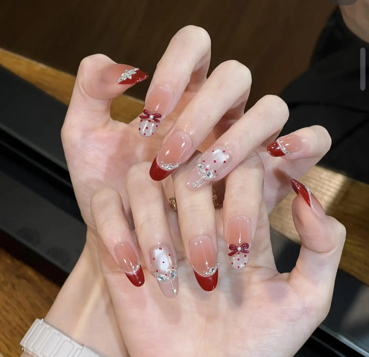 Dekoratives, urlaubsbezogenes Press-On-Nagelset Karnz