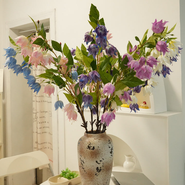 Dekorative Kunstblumen Karnz