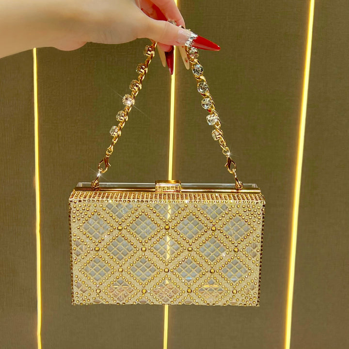 Elegante Abend-Clutch mit Kettenhenkeln