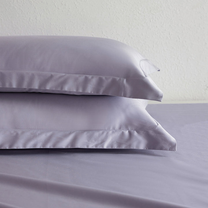 Premium-Kissenbezug- und Spannbettlaken-Set aus Baumwoll-Perkal mit Hotelkante