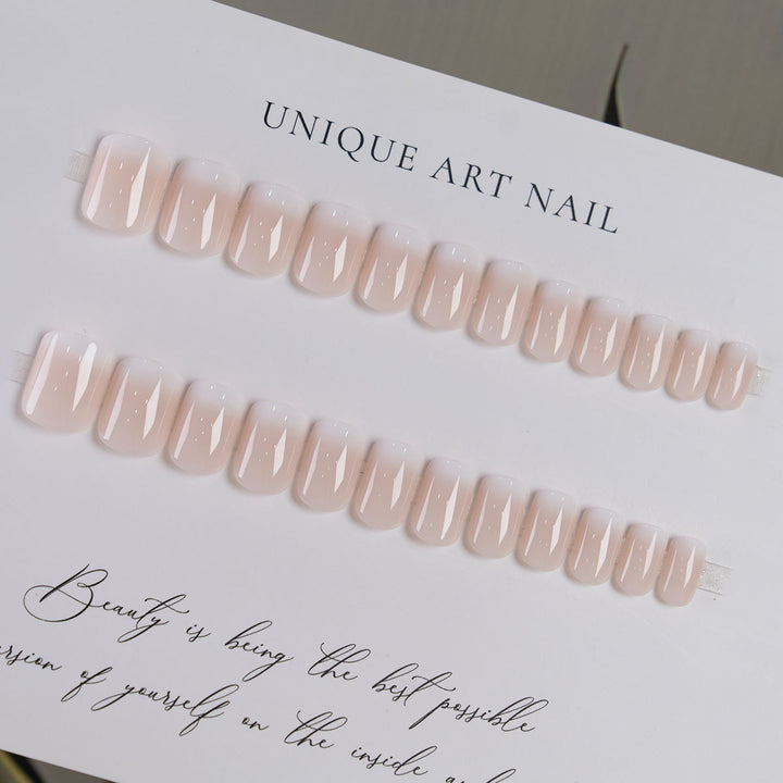 Glänzende Französische Spitze Nagelkunst