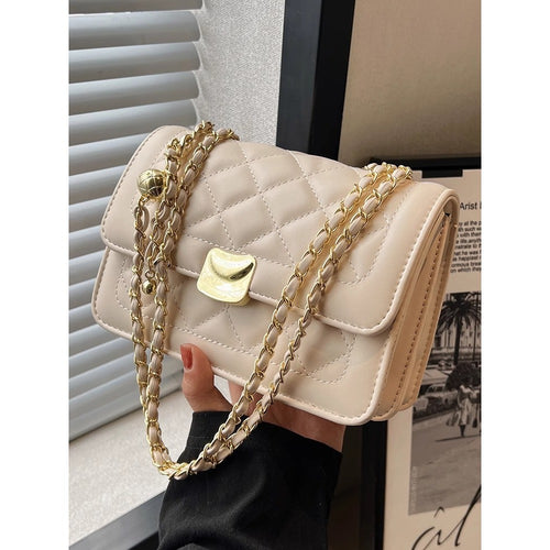 Gepolsterte Tasche mit Ketten-Detail Karnz