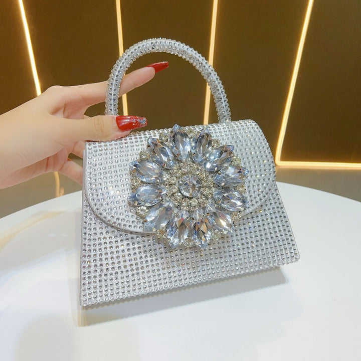 Glamouröse mit Strass besetzte Abend-Handtasche