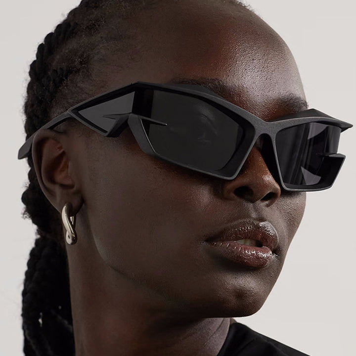 Damen sportliche Sonnenbrille im dynamischen Design Karnz