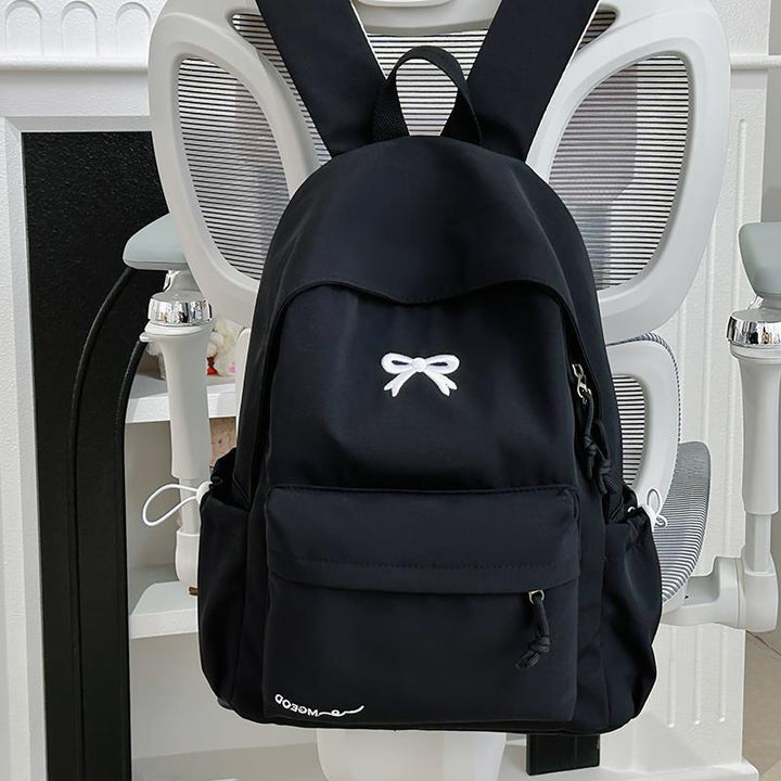 Lässiger Rucksack mit Schleifenverzierung