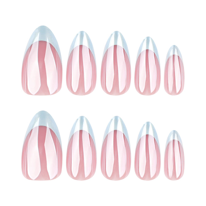 Elegante Stiletto-Nägel mit High-Gloss French-Tip Karnz
