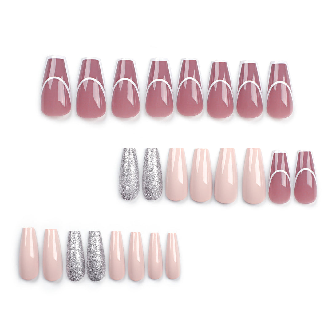 Elegante Nagelverlängerungen mit glamourösen Akzenten Karnz