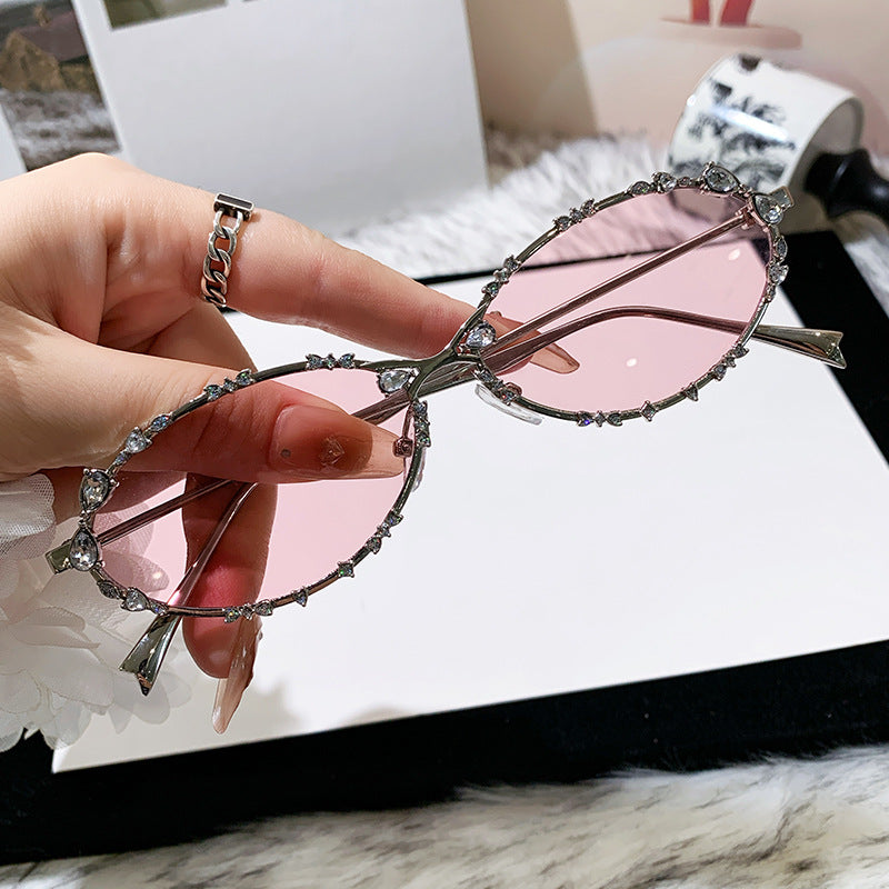 Damen exklusive Sonnenbrille mit funkelndem Strass-Besatz und elegantem Metallrahmen Karnz