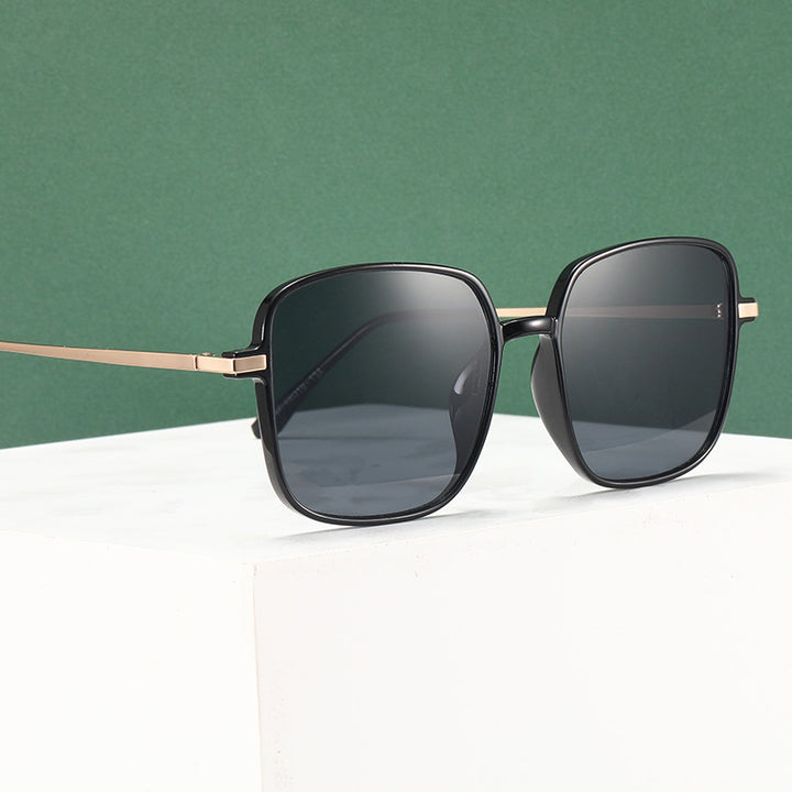 Damen quadratische Designerbrille mit filigranem Metallrahmen Karnz