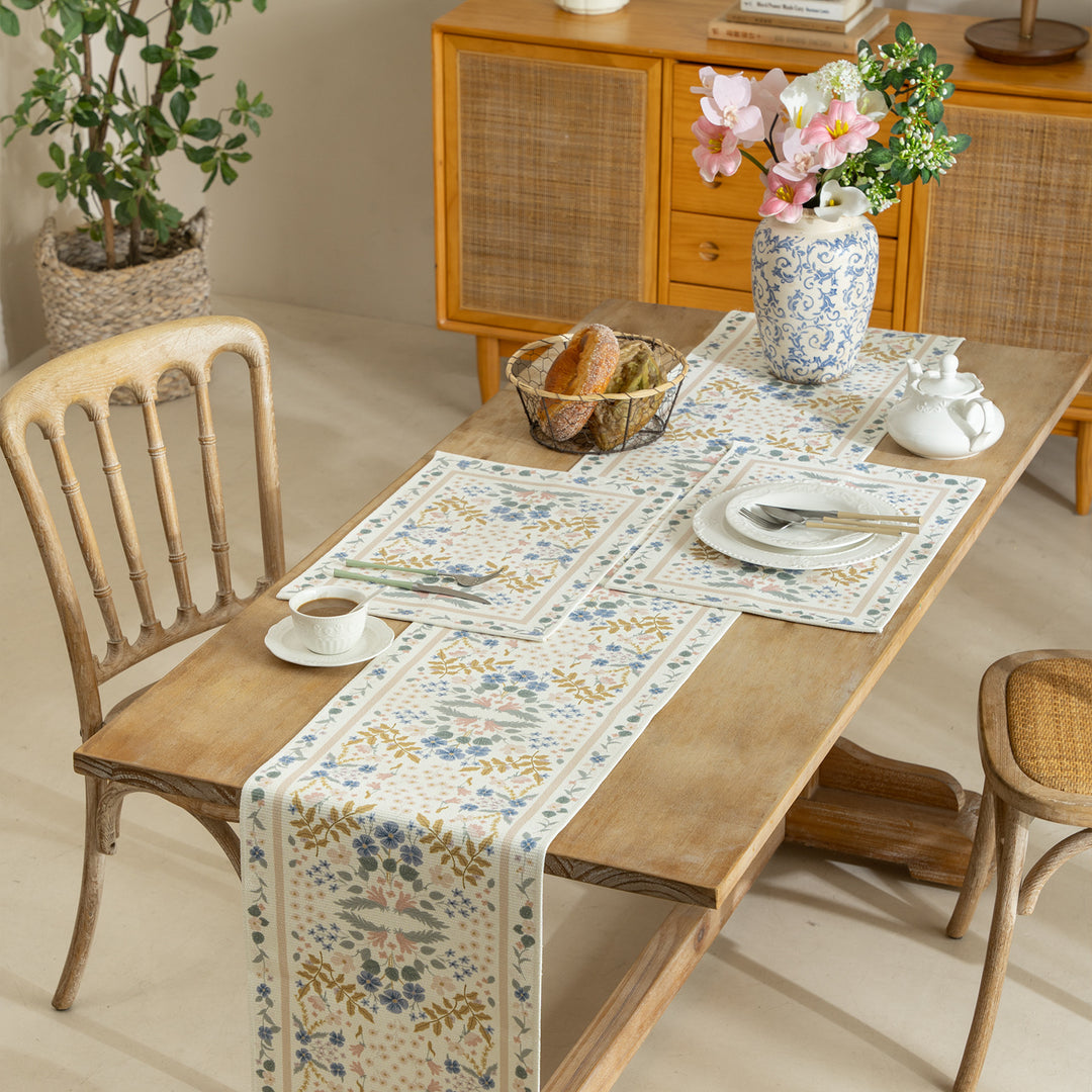 Gewebter Läufer mit vintage‑orientalischem Blumenmuster und Fransen