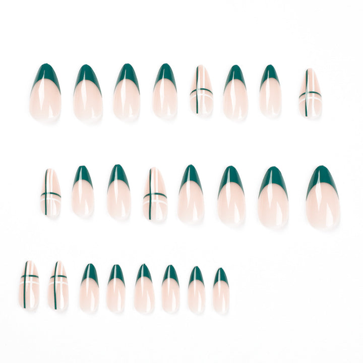 Kunstvolle Nailart mit modernem Geometrie-Design Karnz