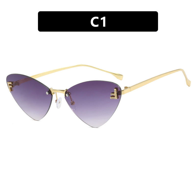 Damen extravagante Cat-Eye Sonnenbrille mit funkelnden Details Karnz