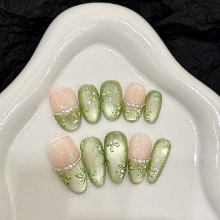 Floral Press-On Nagelkunstset mit Perlenakzenten
