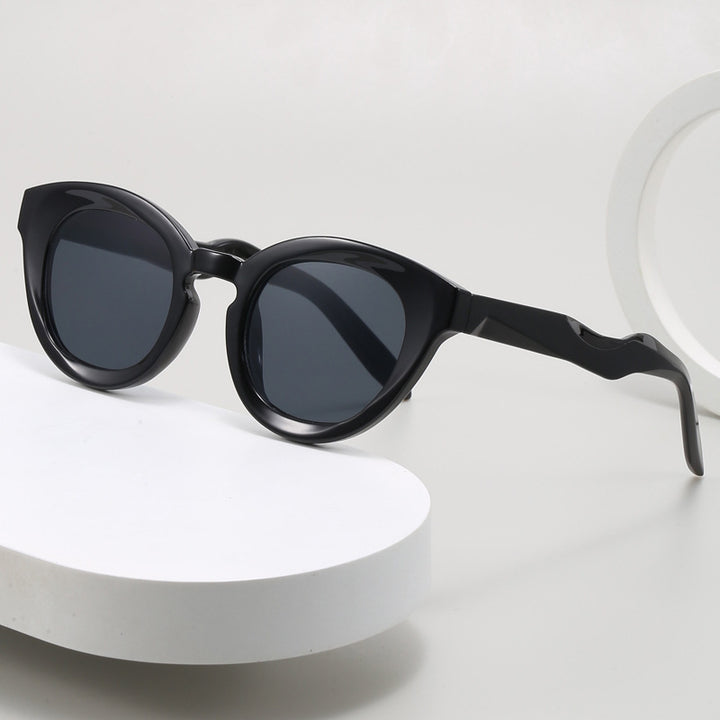 Damen modische Sonnenbrille mit feline Features Karnz