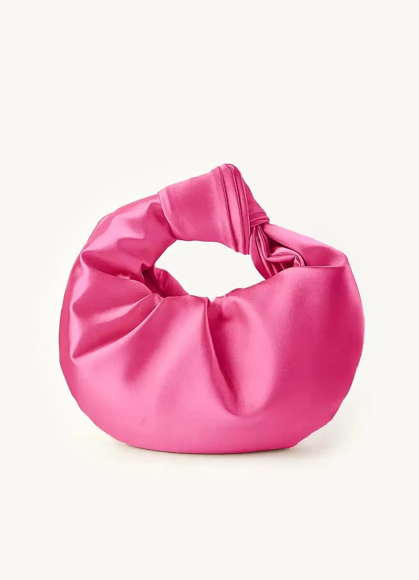 Skulpturale Satin-Handtasche