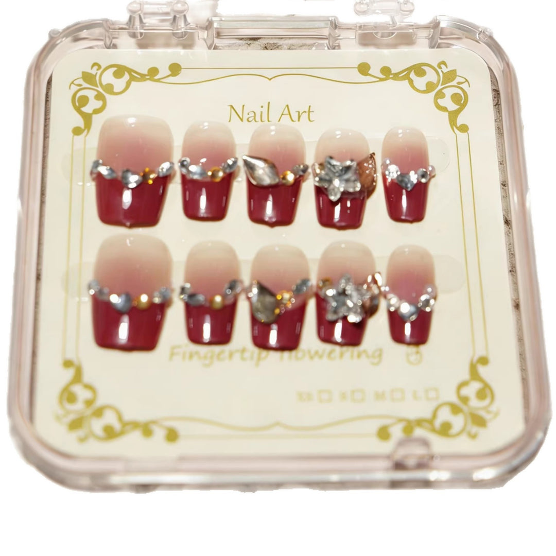 Dekorative mit Strass veredelte Press-On Nageltips Karnz