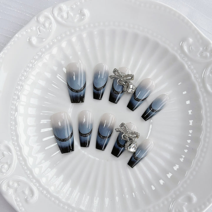 Ombre Nagelkunst Set mit dekorativem Schmuck