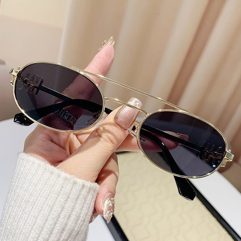 Damen modische Brille mit elegantem Metallrahmen und einzigartigem Design Karnz