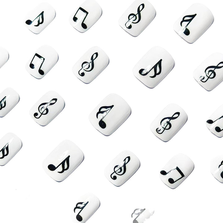 Kunstnägel mit Musikmotiv Karnz