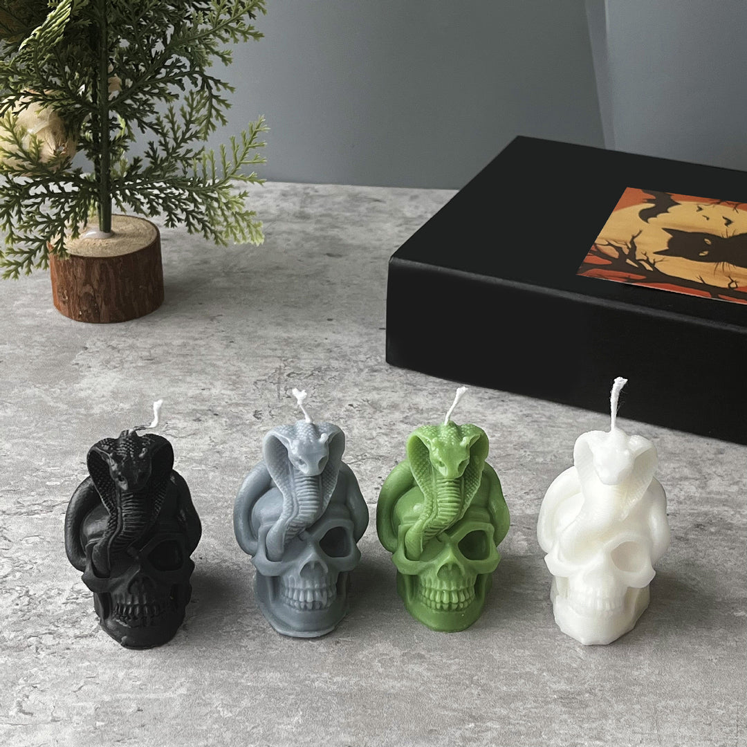 Skull und Kobra Kerze