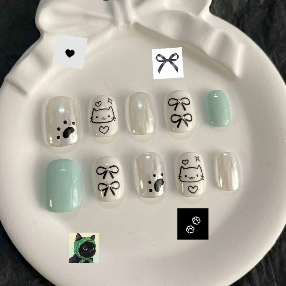 Niedliche Cartoon-Themen Press-On-Nagelkunst