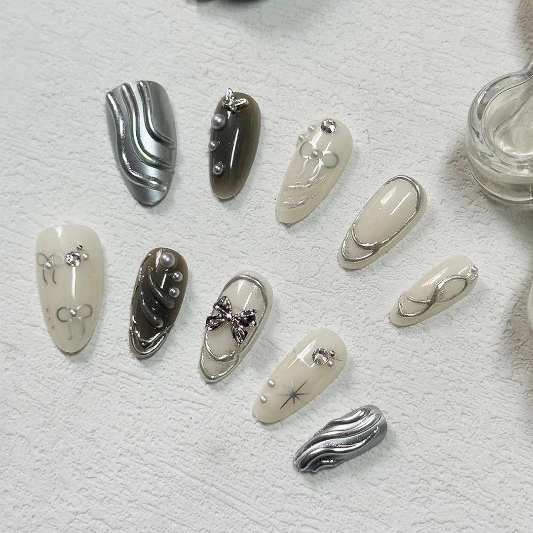 Künstlerisches Nageldesign Karnz