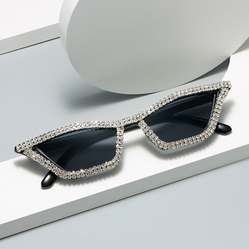Damen extravagante Cat-Eye Sonnenbrille mit funkelndem Kristallrahmen Karnz