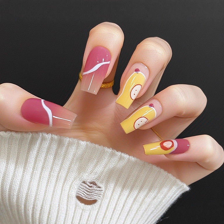 Kunstvolle Nagelverlängerungen mit Eleganten Spitzen Karnz
