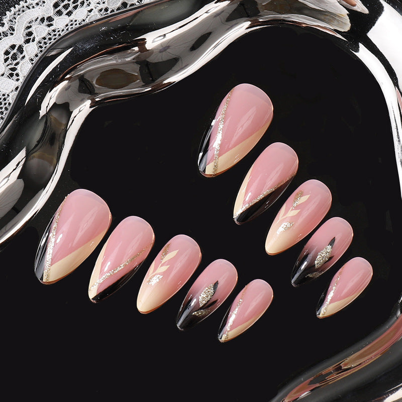 Elegante Stiletto Press-On Nagelspitzen Set Karnz
