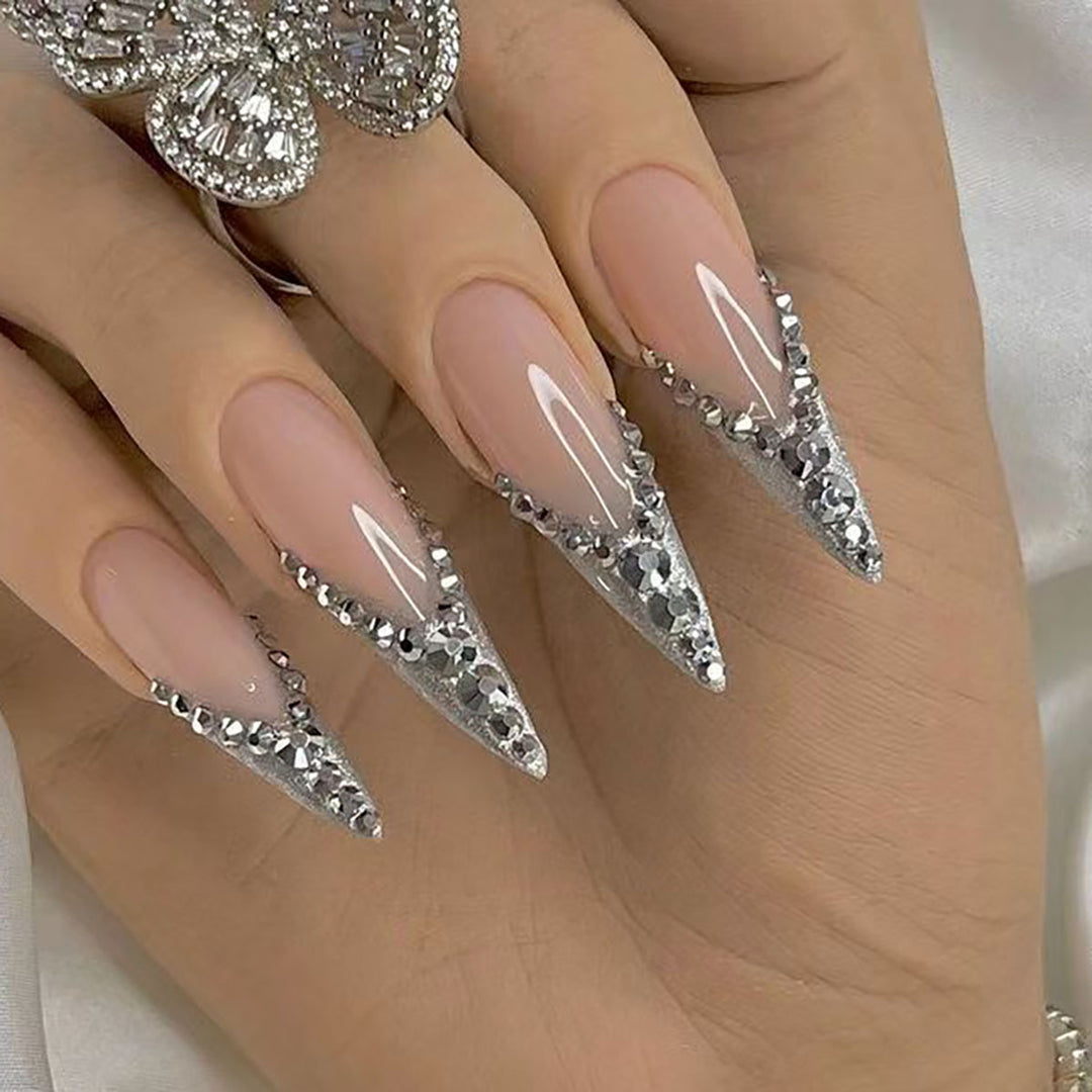 Glamouröse Stiletto-Nagelkunst-Erweiterungen Karnz
