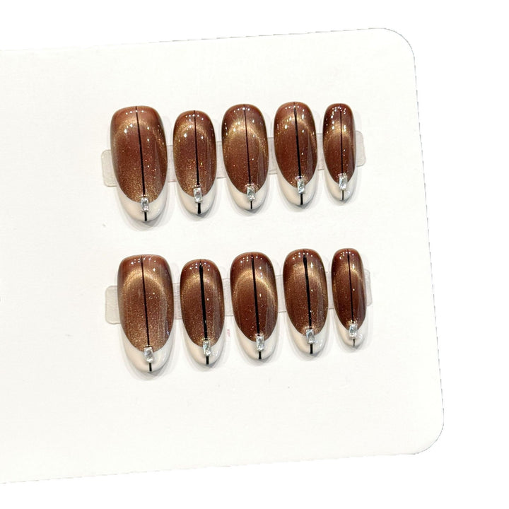 Glamouröses Press-On Nagelkunst-Set mit glitzernden Akzenten