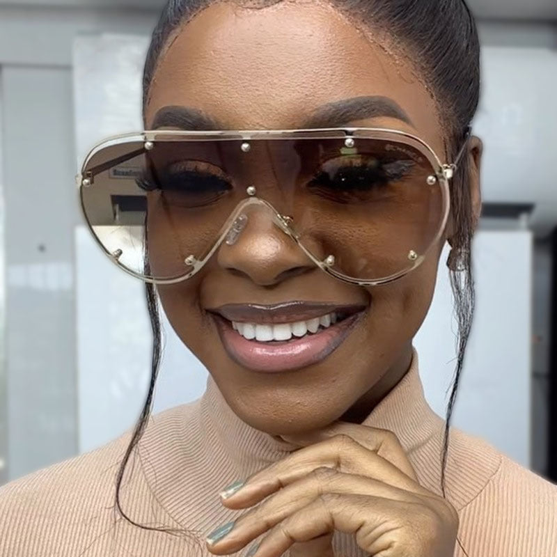 Damen modische oversized Sonnenbrille im stilvollen Retro-Design Karnz