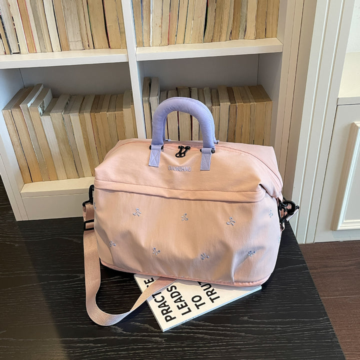 Stylische gestickte Reisetasche
