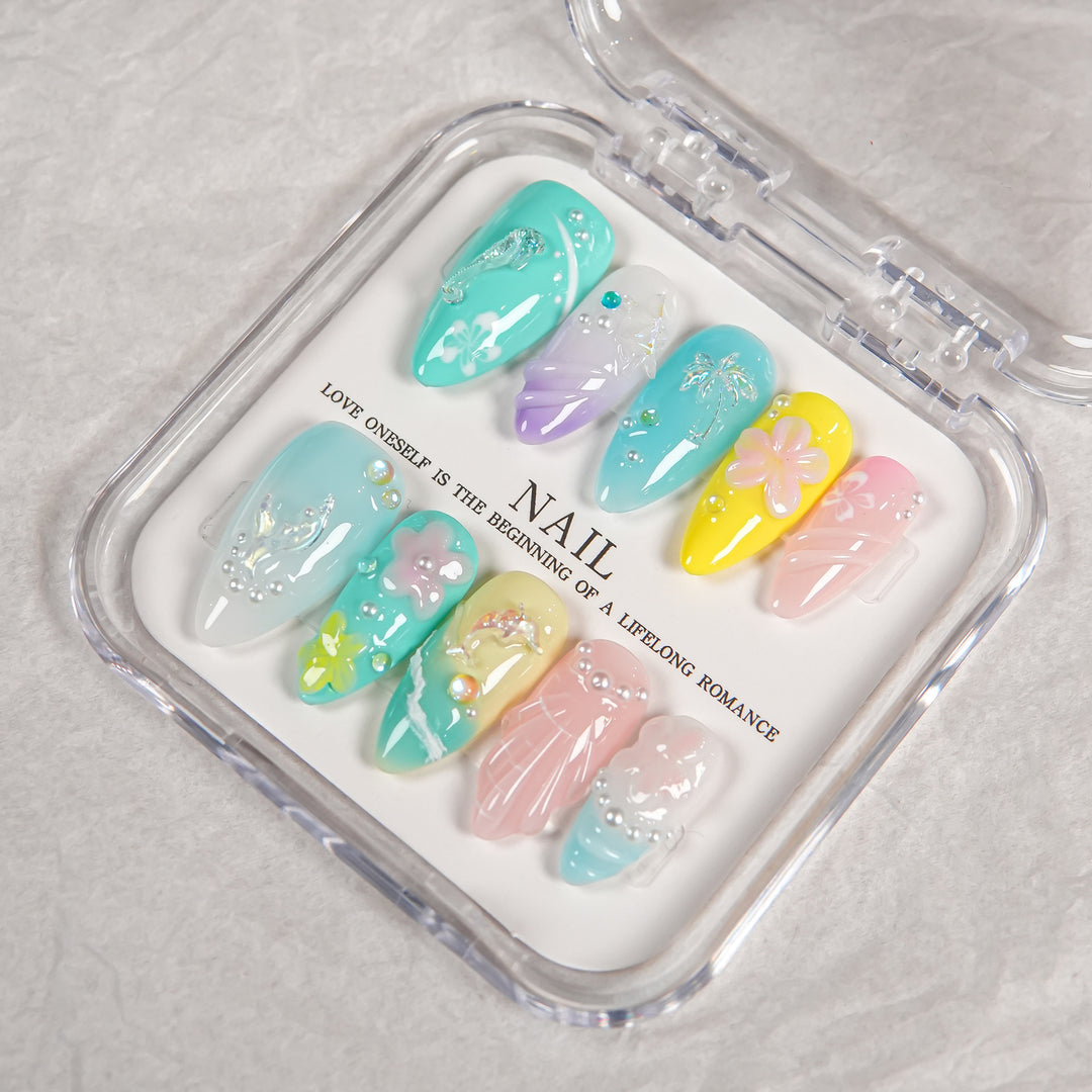 Dekoratives Press-On Nagelset mit einzigartiger Kunstfertigkeit