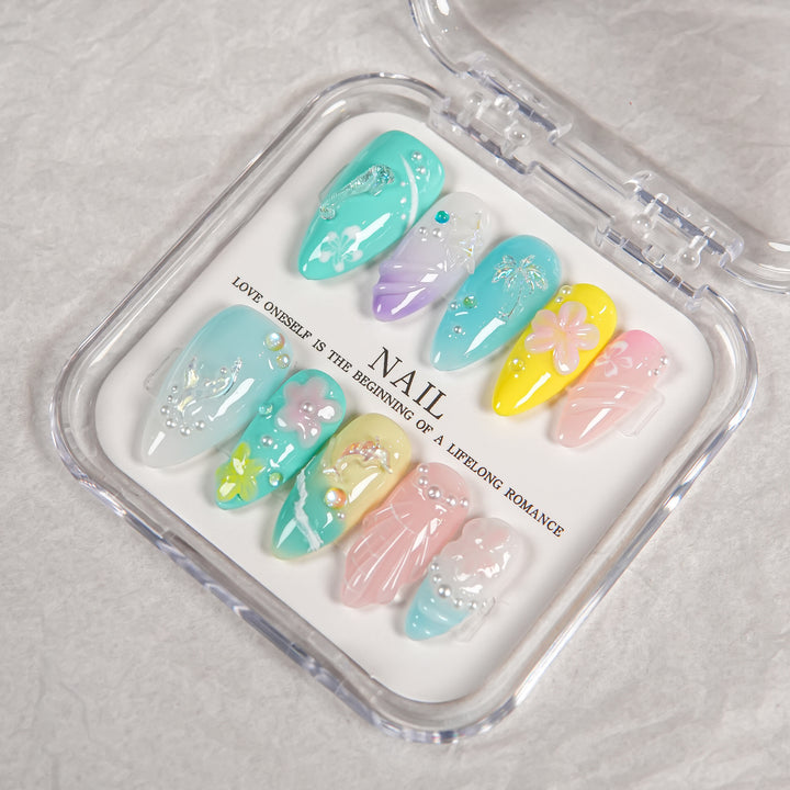 Dekoratives Press-On Nagelset mit einzigartiger Kunstfertigkeit