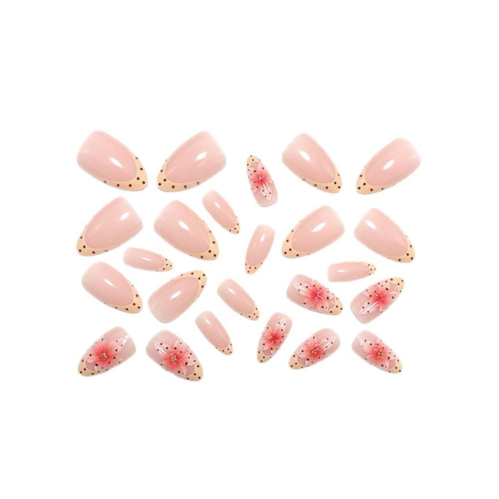 Kunstvolle Nagelverlängerungen mit Floralen Akzenten Karnz