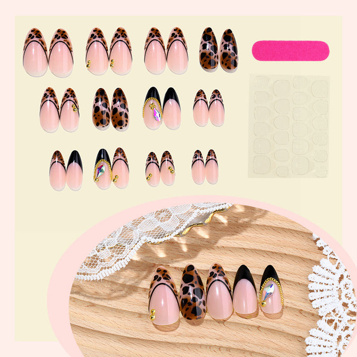 Künstlerisches Gel Press-On Nagelset Karnz