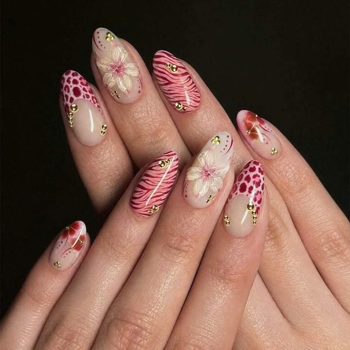 Künstlerisches Floral-Nageldesign Press-On-Set