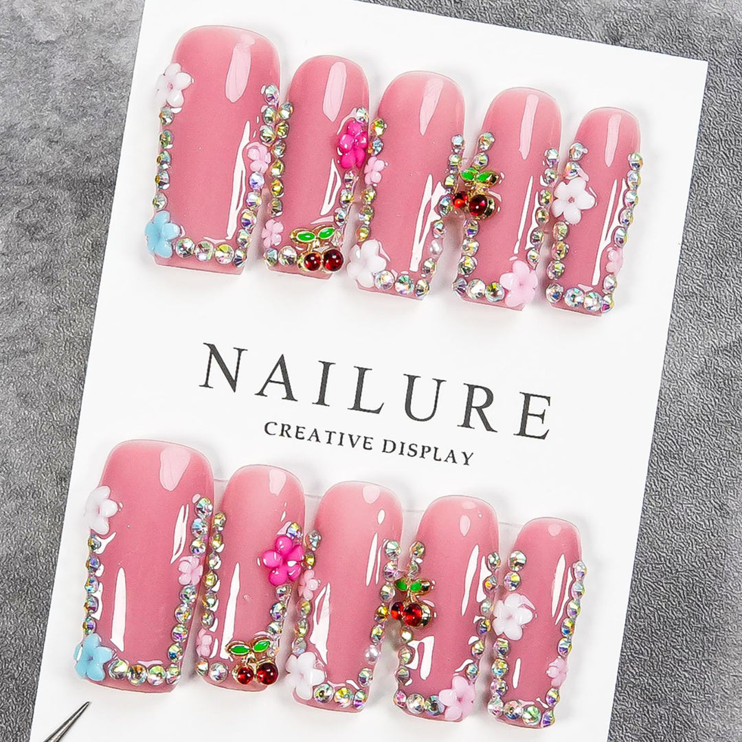 Dekorative Nagelkunst