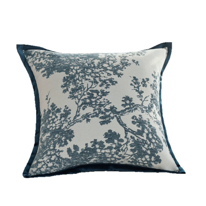 Quadratischer Kissenbezug mit feinem Toile‑Jacquard und seidiger Kederkante Karnz