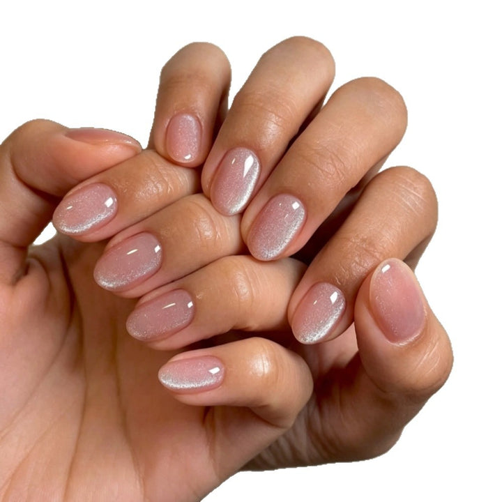 Glamouröse Kunstnägel Im Eleganten Ombre-Look Karnz