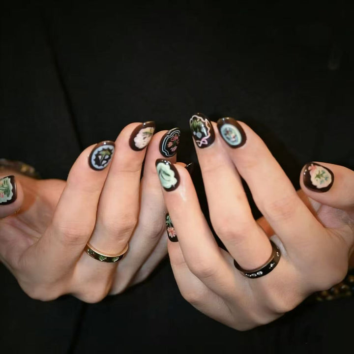 Künstlerische Themen Nageldesign Kollektion Karnz