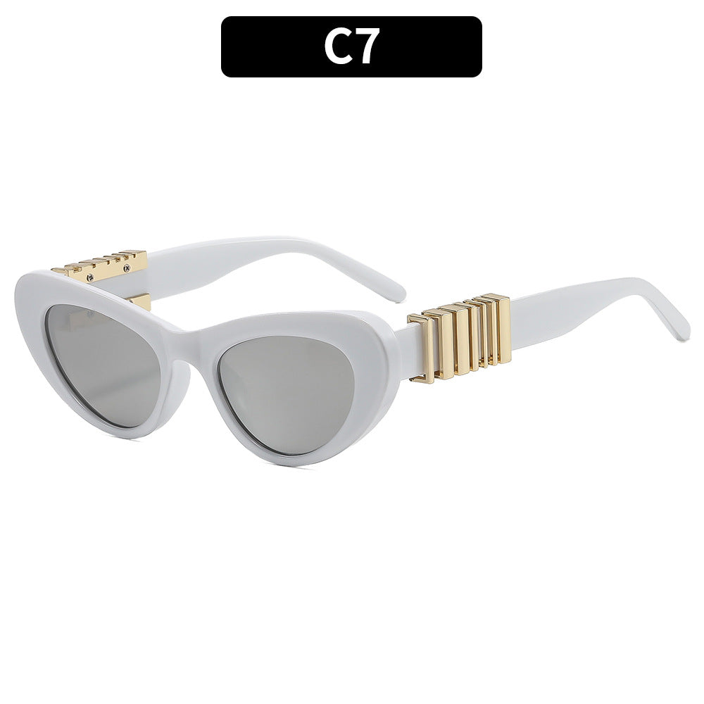 Damen Designer-Sonnenbrille mit luxuriösem Metallrahmen und stilvollen Verzierungen Karnz