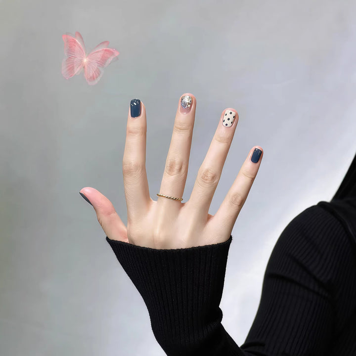 Stylisches dekoratives Press-On-Nagelset