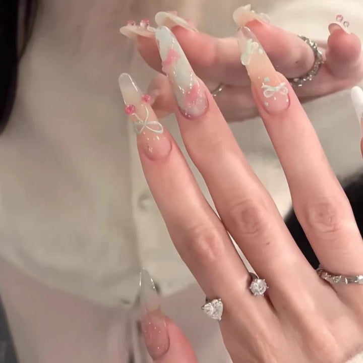 Dekorativer Nagelkunst Press-On Set Karnz