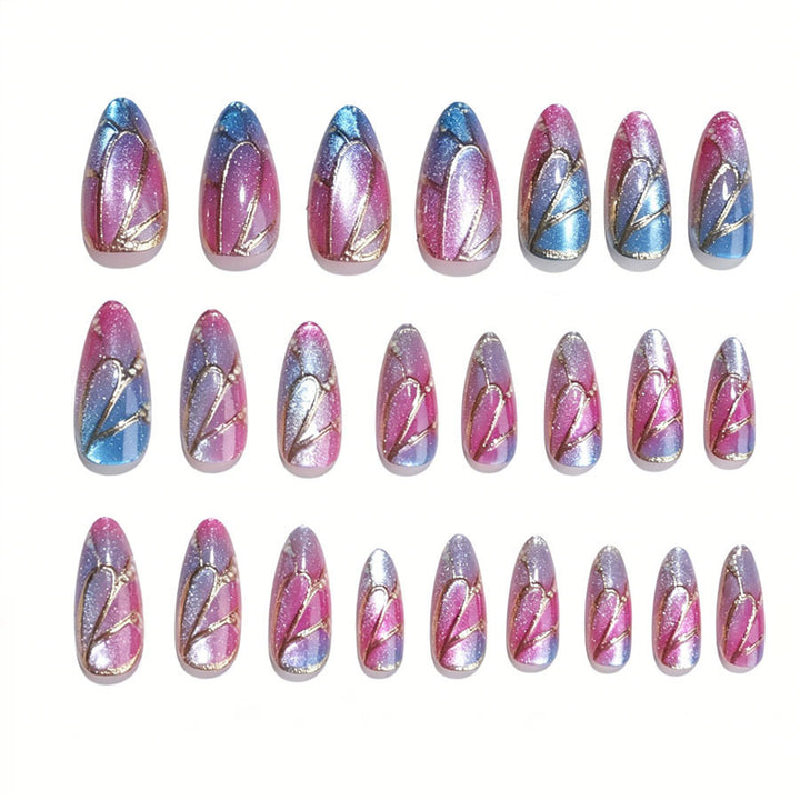 Kunstnagelset mit schimmernden Farbverläufen und eleganten 3D-Details Karnz